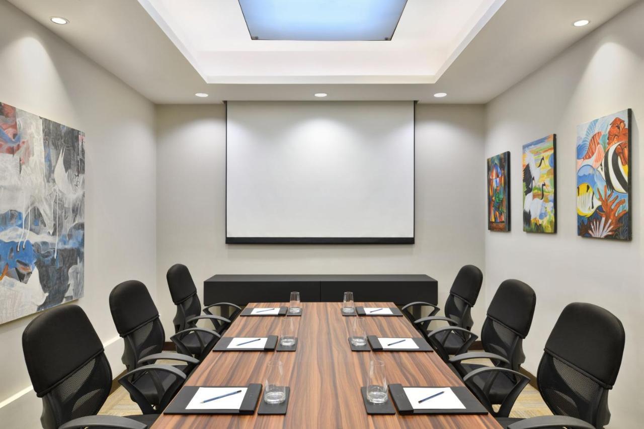 Four Points By Sheraton Navi Mumbai, Vashi Buitenkant foto