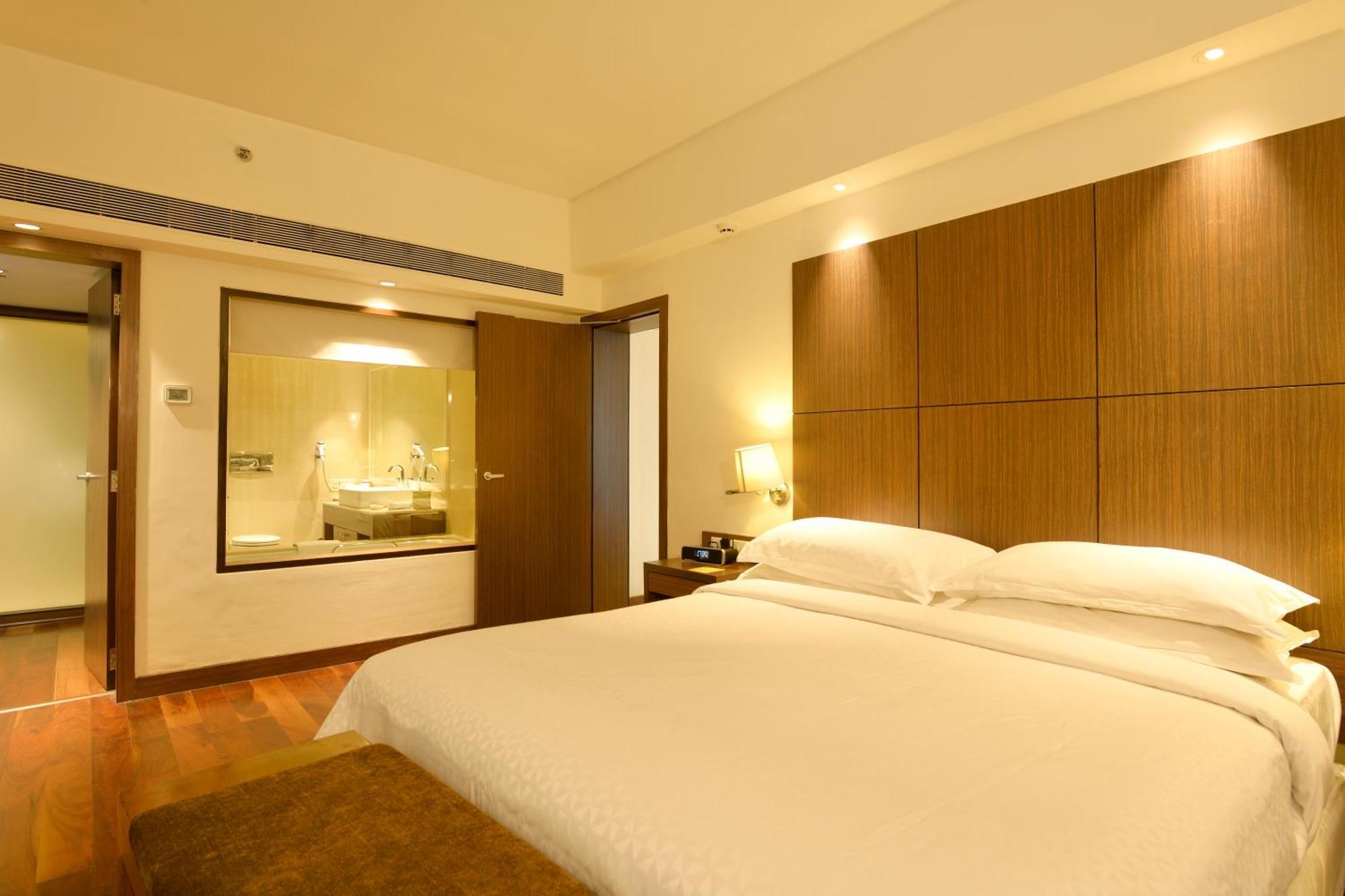 Four Points By Sheraton Navi Mumbai, Vashi Buitenkant foto